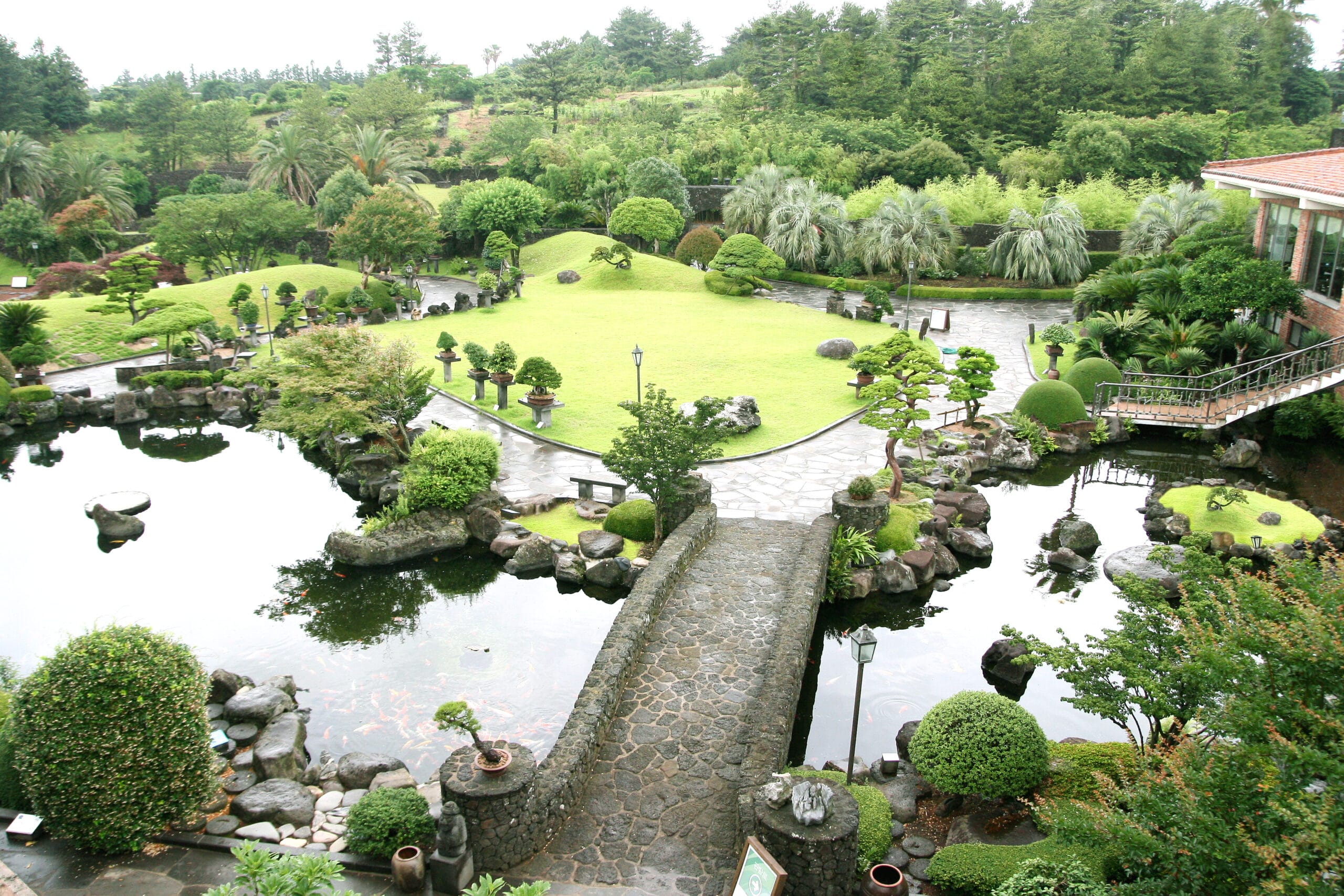 Spirited Garden with ancient bunjae trees